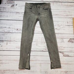 Mnml Relaxed Tapered Jean With Side Ankle Zippers Stacked